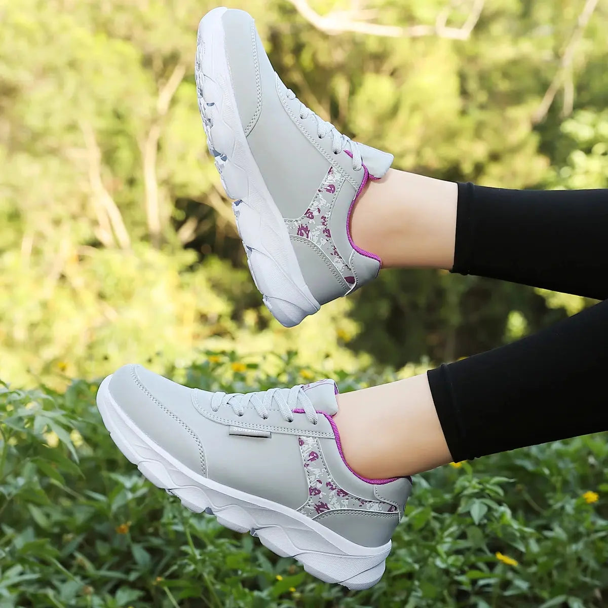 Women's Lightweight Lace-Up Casual Running Shoes, All Season Sneakers for Students Work Travel Outdoor Sports luxecrown.co.uk