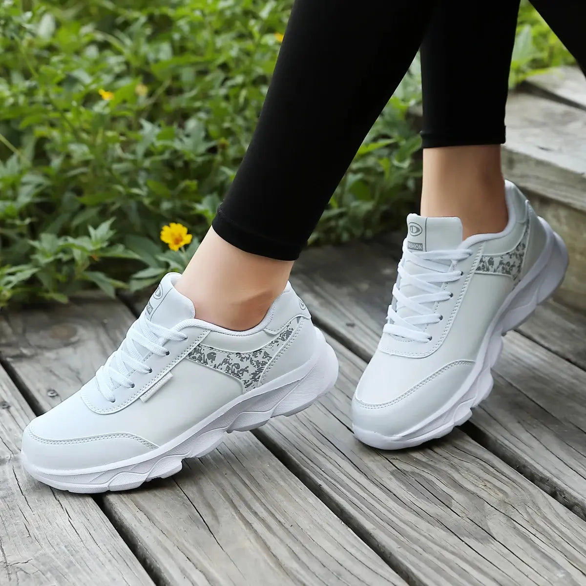 Women's Lightweight Lace-Up Casual Running Shoes, All Season Sneakers for Students Work Travel Outdoor Sports luxecrown.co.uk