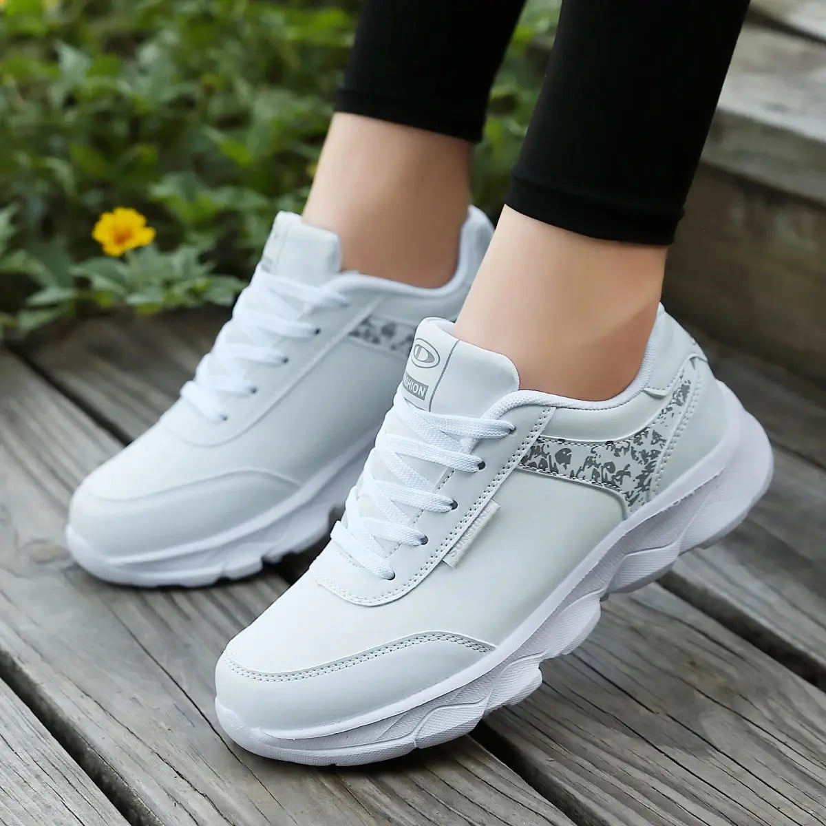 Women's Lightweight Lace-Up Casual Running Shoes, All Season Sneakers for Students Work Travel Outdoor Sports luxecrown.co.uk